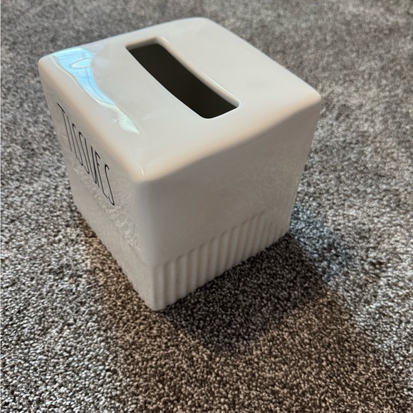 Rae Dunn by Magenta Tissue Cover Box - Picture 4 of 12